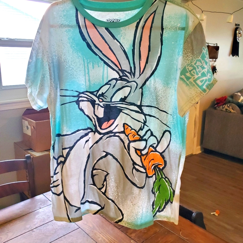 Spray paint desighn bugs bunny t shirt